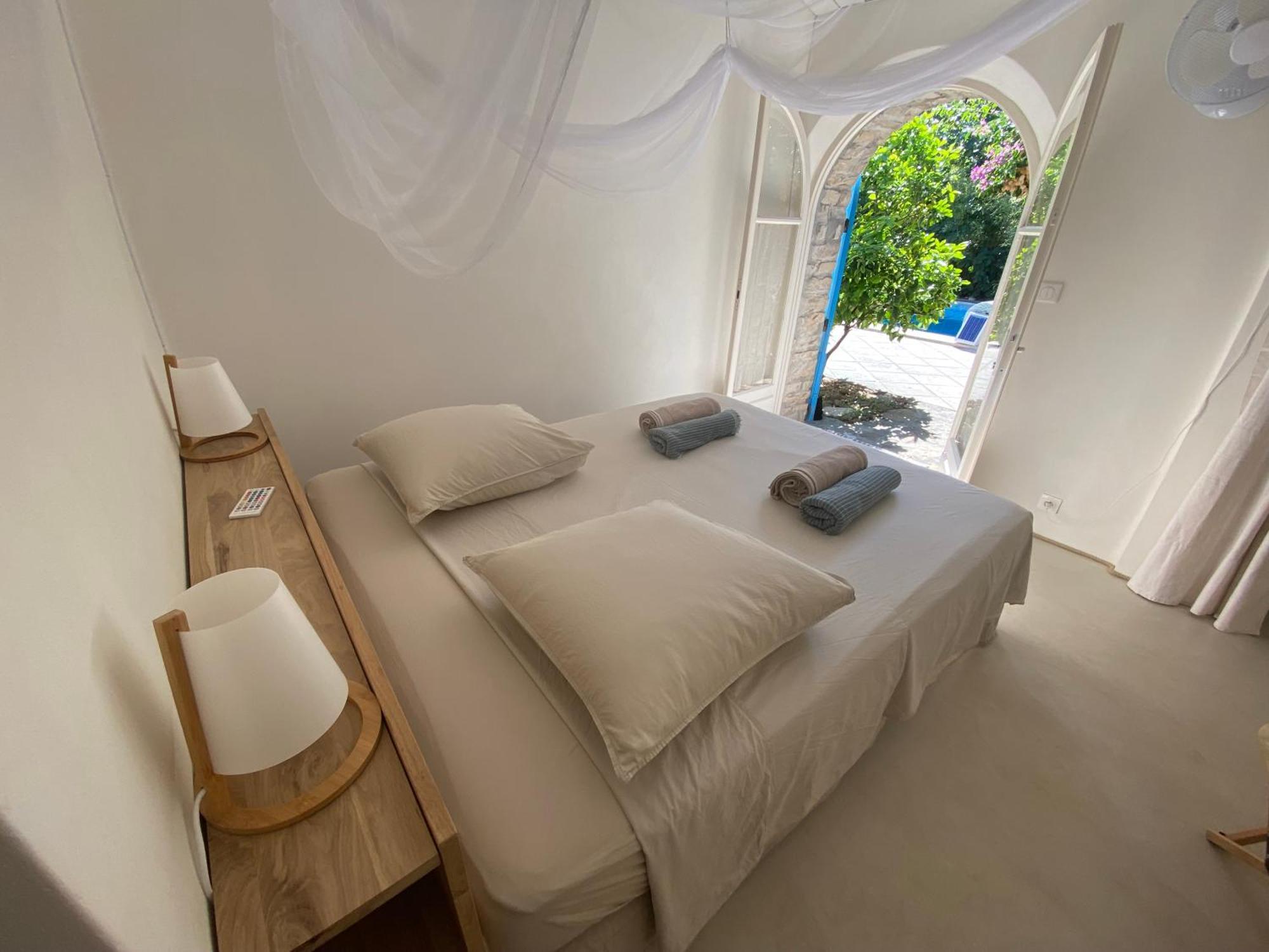 Le Patio Aux Oiseaux Bed and Breakfast La Ciotat Eksteriør billede